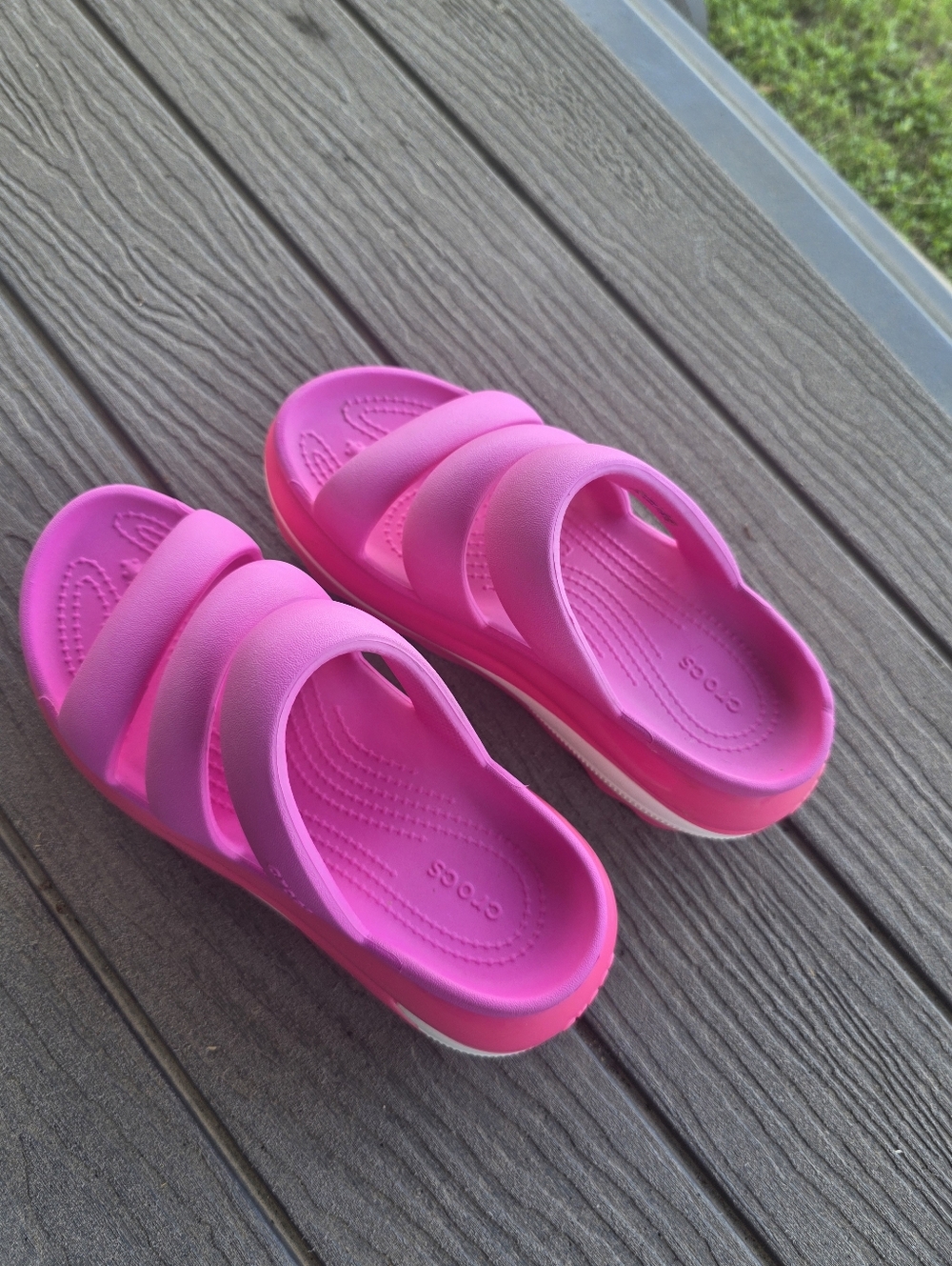 Crocs Womens Mega Crush Triple Strap Pink, Does not fit to Size 209842 Size 6,